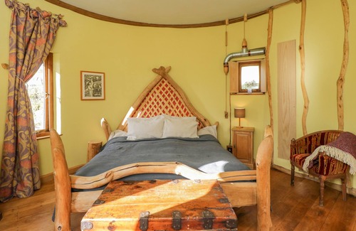Hereford House | THE DUGOUT, romantic, character holiday cottage in Orcop