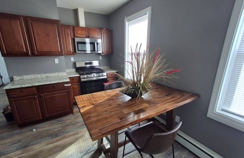 Mount Pleasant Apartment | The Duo-Loft at Mt. Pleasant 2BR, Laundry, Parking