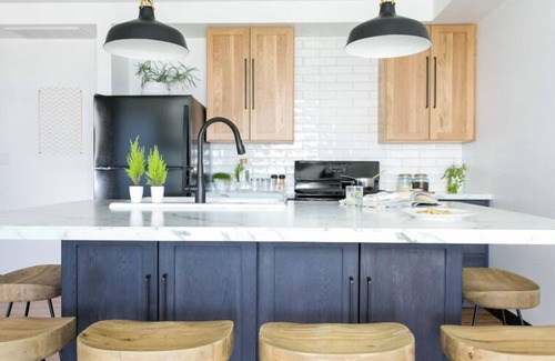 Millersburg House | The Dwelling | Rooftop Terrace w/VIEWS + Fire Pit!