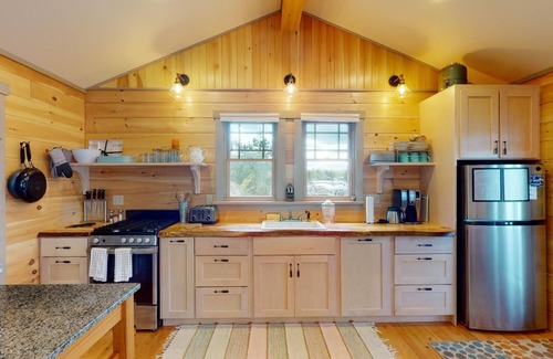 Rockwood Cottage | The Eagle's Landing (Waterfront on the Moose River!)