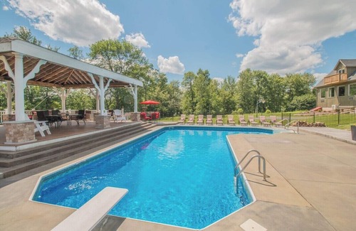 Beach Lake House | The East Coast's #1 Mansion sleeps between 26-36 people