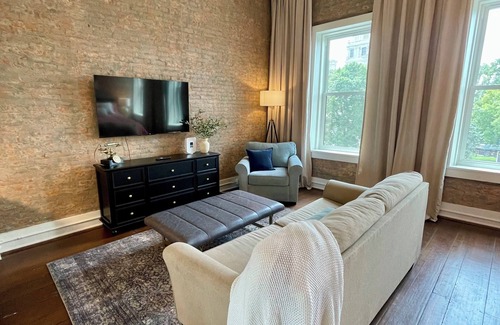 Columbia City Apartment | The Elizabeth on Van Buren