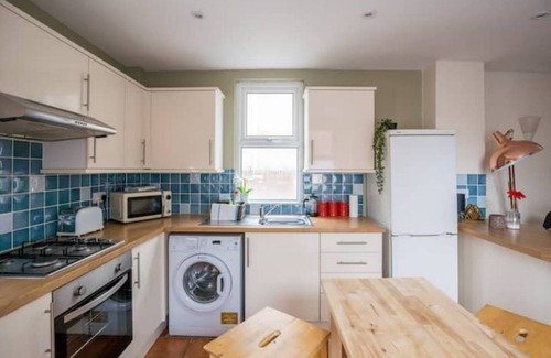 Grangetown Apartment | The Ella Fitzgerald - Modern, Central 2 BD flat.