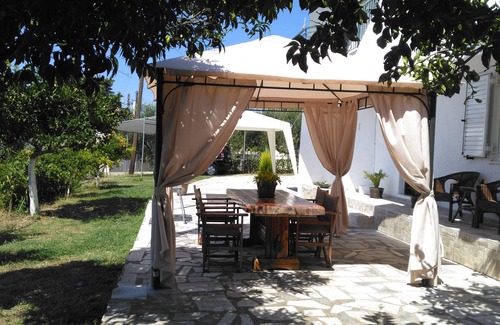Nikopolis Apartment | The Elysian at Nicopolis exclusive outdoor jacuzzi