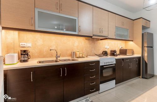 Aigaleo Apartment | The 'Εmeralds' House Project In Egaleo