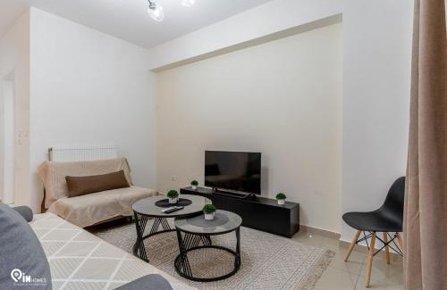 Aigaleo Apartment | The 'Εmeralds' House Project In Egaleo