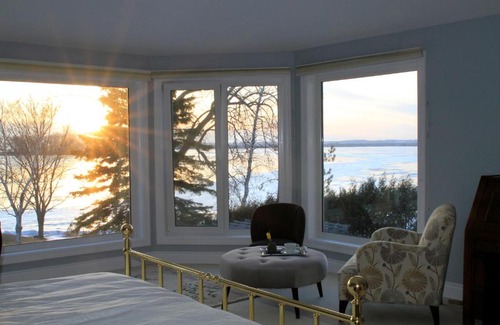 Carrying Place Bed & Breakfast | The Empty Nest B & B