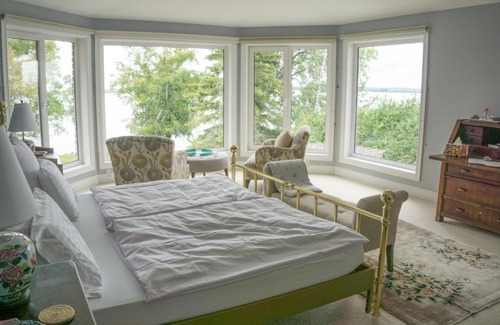Carrying Place Bed & Breakfast | The Empty Nest B & B