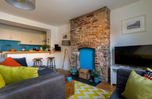 Dartmouth House | The End House - Cosy and central townhouse