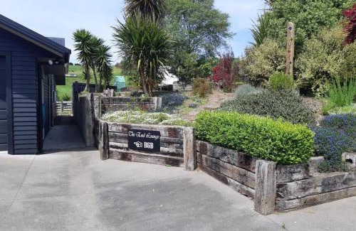 Otorohanga Bed & Breakfast | The End Lounge B&B