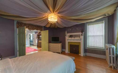 Newtonville Apartment | The Enslin House: Haunted House in UpstateNY