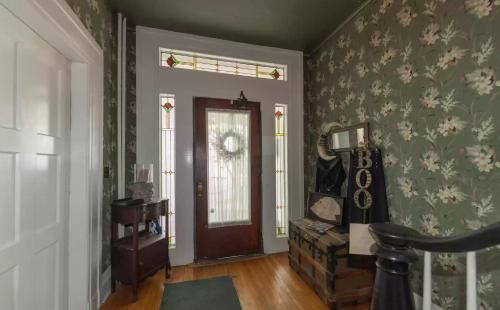 Newtonville Apartment | The Enslin House: Haunted House in UpstateNY