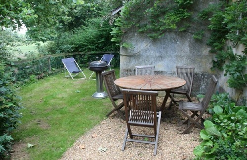 Sille-le-Philippe Apartment | The entire farmhouse apartment (Grand + Petit Appartement combination)