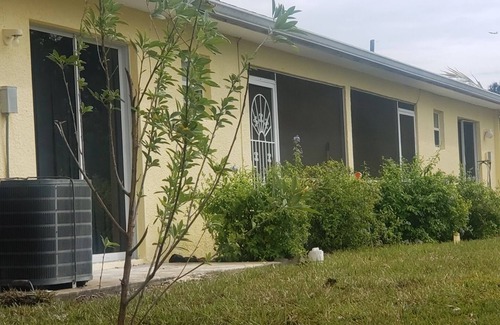 Westminister House | The entire house , nice and cozy 3beds/2baths