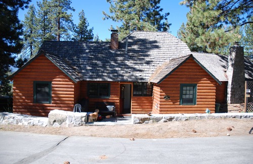 Zephyr Cove Cabin | The epitome of rustic charm with modern amenities.