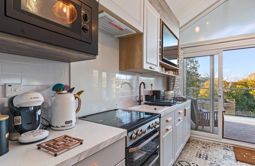 Wiseman's Bridge House | The Escape - Luxury Pod, Close to Beach