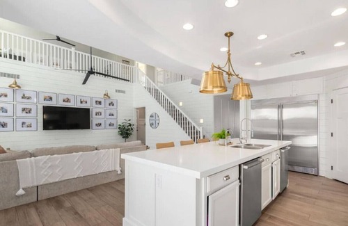 Power Ranch House | The Esplanade Experience | Pool | BBQ Grill| Modern | Cozy