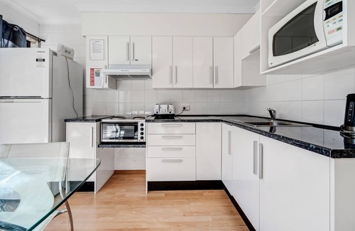 Jindabyne Apartment | The Essentials - Centrally located cozy Jindabyne retreat