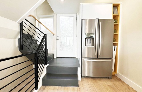 Center City House | The Executive/Center-City/3BR/4Bath/Private-Garage