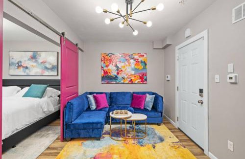 East Parkside Apartment | The Executive - Philly Zoo King Suite Free Parking
