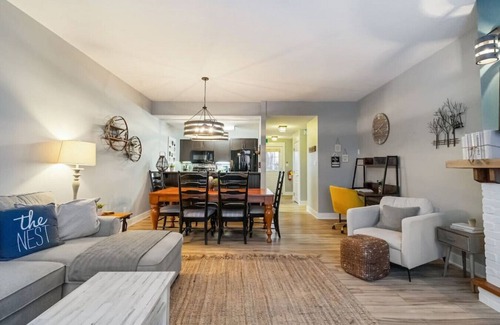 The Blue Mountains Condo | The Fairway Nest with Pool, Hot Tub & Golf!