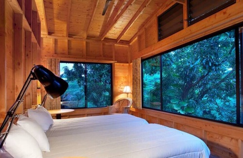 Hilo House | The Falls at Reed's Island