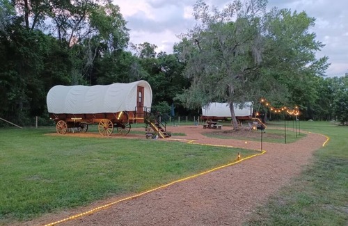 Putnam Hall Apartment | The Family Wagon (Sleeps 4)