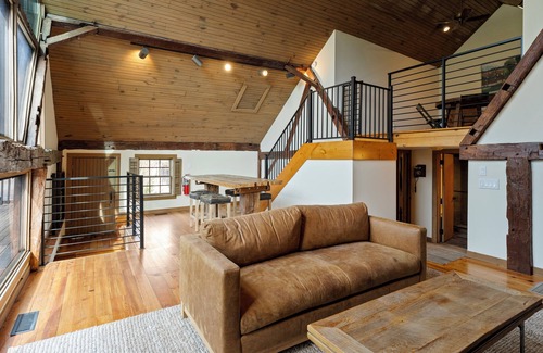 Lancaster House | The Farmhouse at Rockmill Brewery. 5-Bedroom Retreat for Your Next Getaway!
