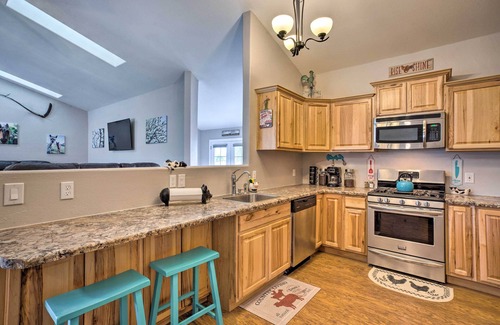 Fruitvale House | The Farmhouse at Grand Valley Getaway w/Alpacas!