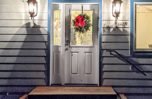 Sequim House | The Farmhouse - Relaxation & Fun For The Whole Family