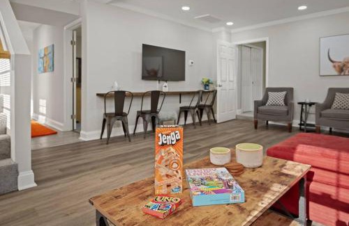 South Richmond House | The Farmhouse Spacious, Moo-tiful Haven by RVA!