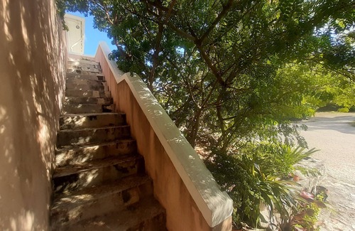 George Town Apartment | The feeling of an Island apart, surrounded by water! Convenient location.