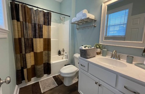 Greenville House | The Fez-Bright Private New Home near ECU/Vidant