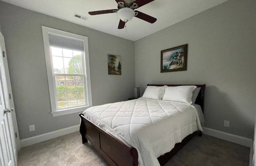 Greenville House | The Fez-Bright Private New Home near ECU/Vidant