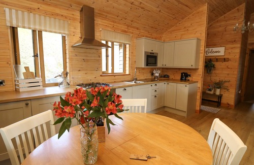 Llanidloes Cottage | THE FIRS, family friendly, with hot tub in Llanidloes