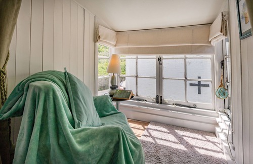 Old Town Hastings Cottage | THE FISHERMAN'S REST, family friendly, with open fire in Hastings