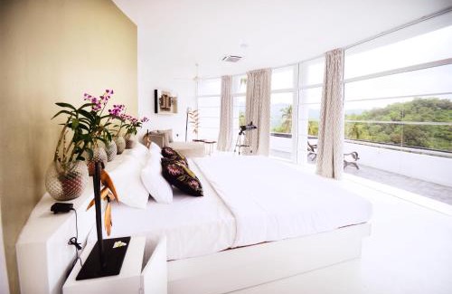Galagedara Hotel | The Flame Tree Estate & Hotel