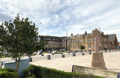 Helensburgh Apartment | The Flat in the Square