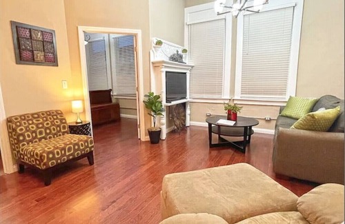 Marietta Apartment | The Flat on Front Street