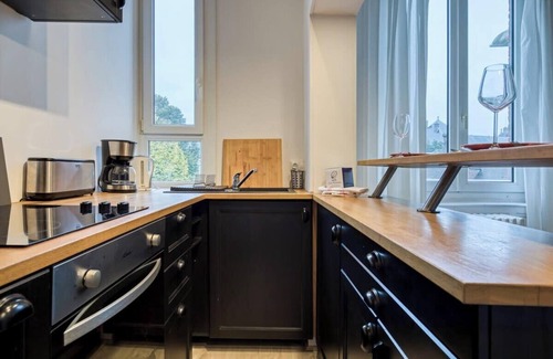 Coteaux Ouest Apartment | The Flaubert: accommodation with parking in the heart of the city center