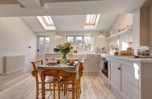 Langham Cottage | The Flints - sleeps 3 guests in 2 bedrooms