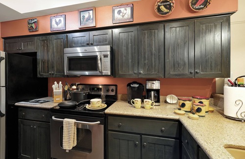 New Braunfels Condo | The Float Inn. Beautiful Condo Overlooking the Comal, Across from Schlitterbahn