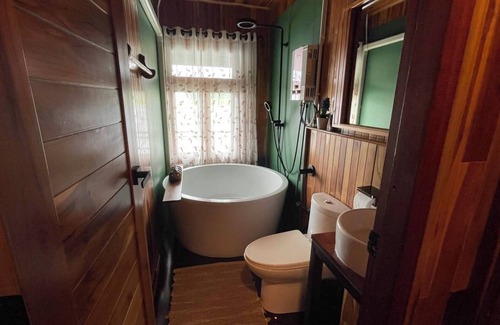 Thong Pha Phum Hotel | The Floating Lake House