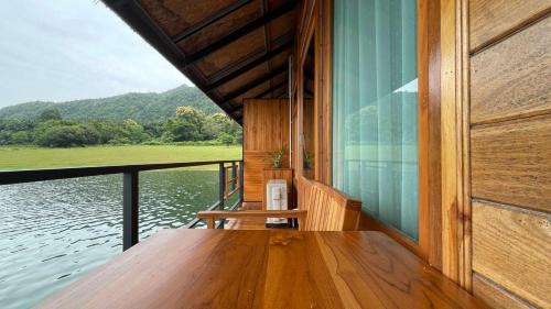 Thong Pha Phum Hotel | The Floating Lake House