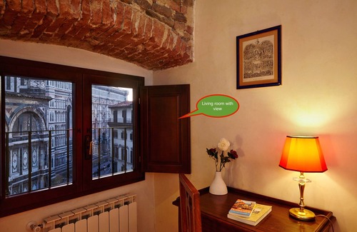 Duomo Apartment | The Florian Apartment: The feeling of touching the Duomo