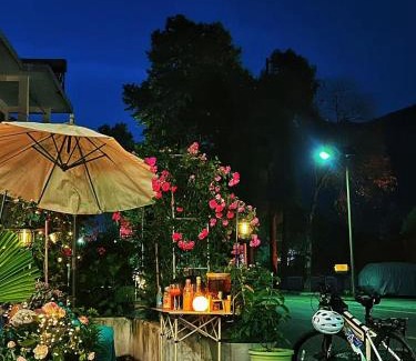 Wulingyuan Apartment | The Flower Garden Inn