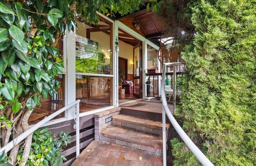 Pemberton Apartment | The Forest Studio King Suite w Kitchen and Forest Hill Views