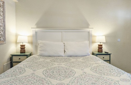 Manitou Springs Hotel | The Fountain Creek Inn of Downtown Manitou Springs [#201]n