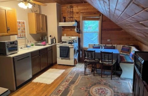Berea House | The Fowles Inn at Coe Lake