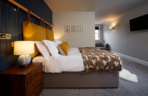 South Cave Hotel | The Fox and Coney Inn